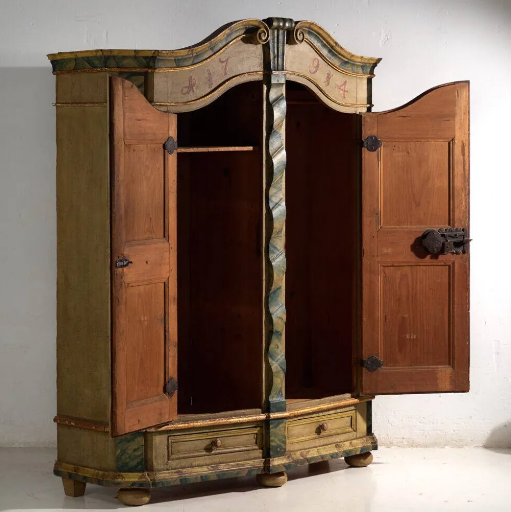 Armoire baroque ancienne peinte en pin – Empire Austro-hongrois, Année 1794