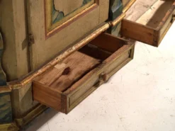 Armoire baroque ancienne peinte en pin – Empire Austro-hongrois, Année 1794