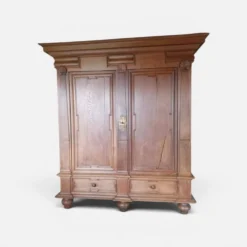 Armoire baroque en chêne, Europe du Nord vers 1730-50