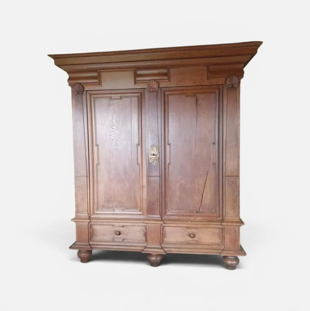 Armoire baroque en chêne, Europe du Nord vers 1730-50