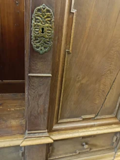 Armoire baroque en chêne, Europe du Nord vers 1730-50