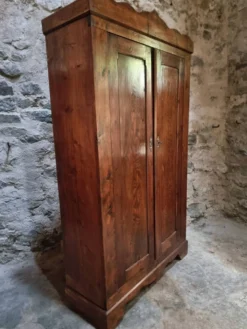 Armoire bonnetière ancienne en pin français – garde-robe rustique de campagne – vers 1900–1920