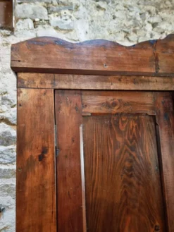Armoire bonnetière ancienne en pin français – garde-robe rustique de campagne – vers 1900–1920