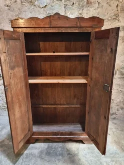 Armoire bonnetière ancienne en pin français – garde-robe rustique de campagne – vers 1900–1920