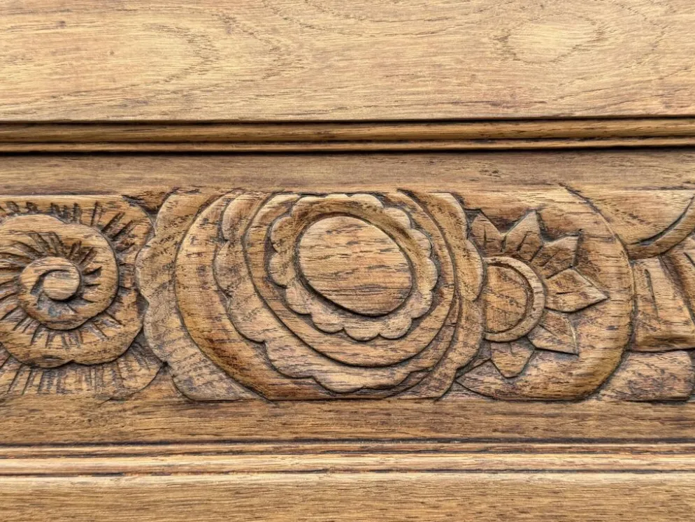 Armoire bonnetière parisienne art déco chêne brut et massif