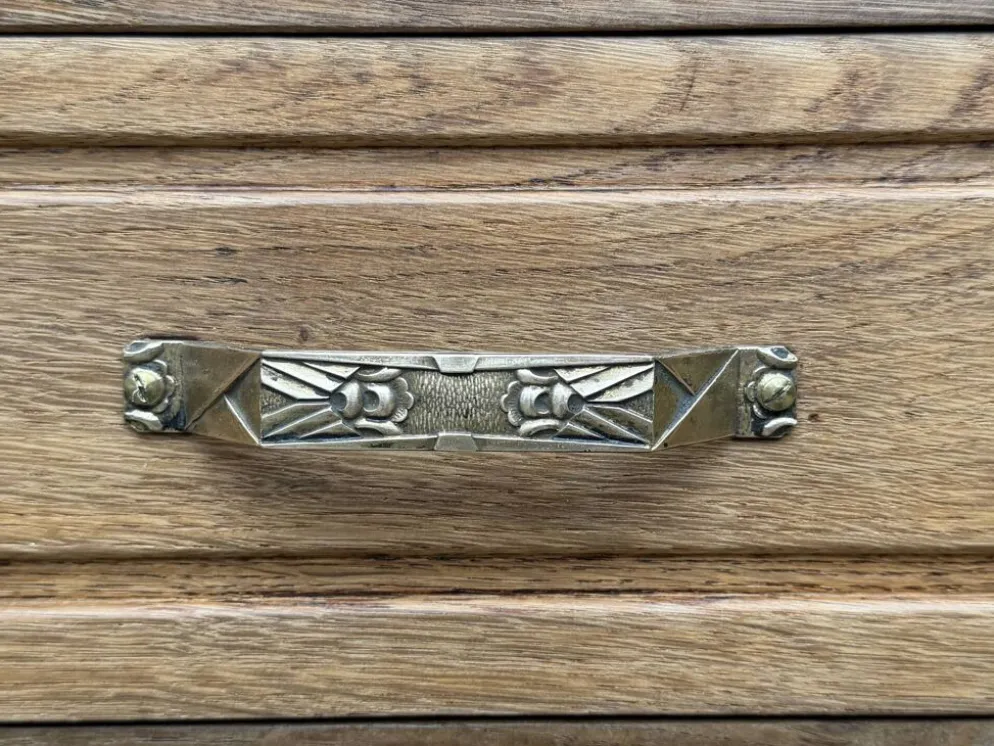 Armoire bonnetière parisienne art déco chêne brut et massif