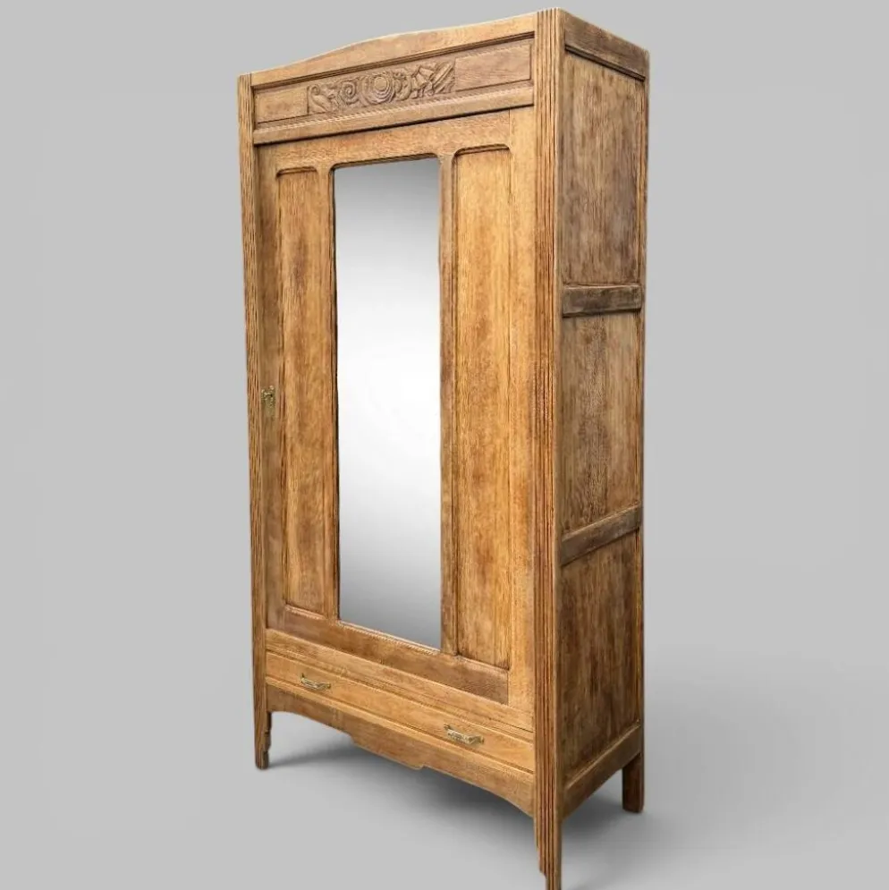 Armoire bonnetière parisienne art déco chêne brut et massif