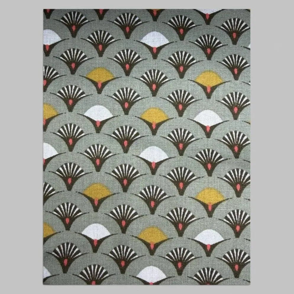 Armoire bonnetière parisienne art déco chêne brut et massif
