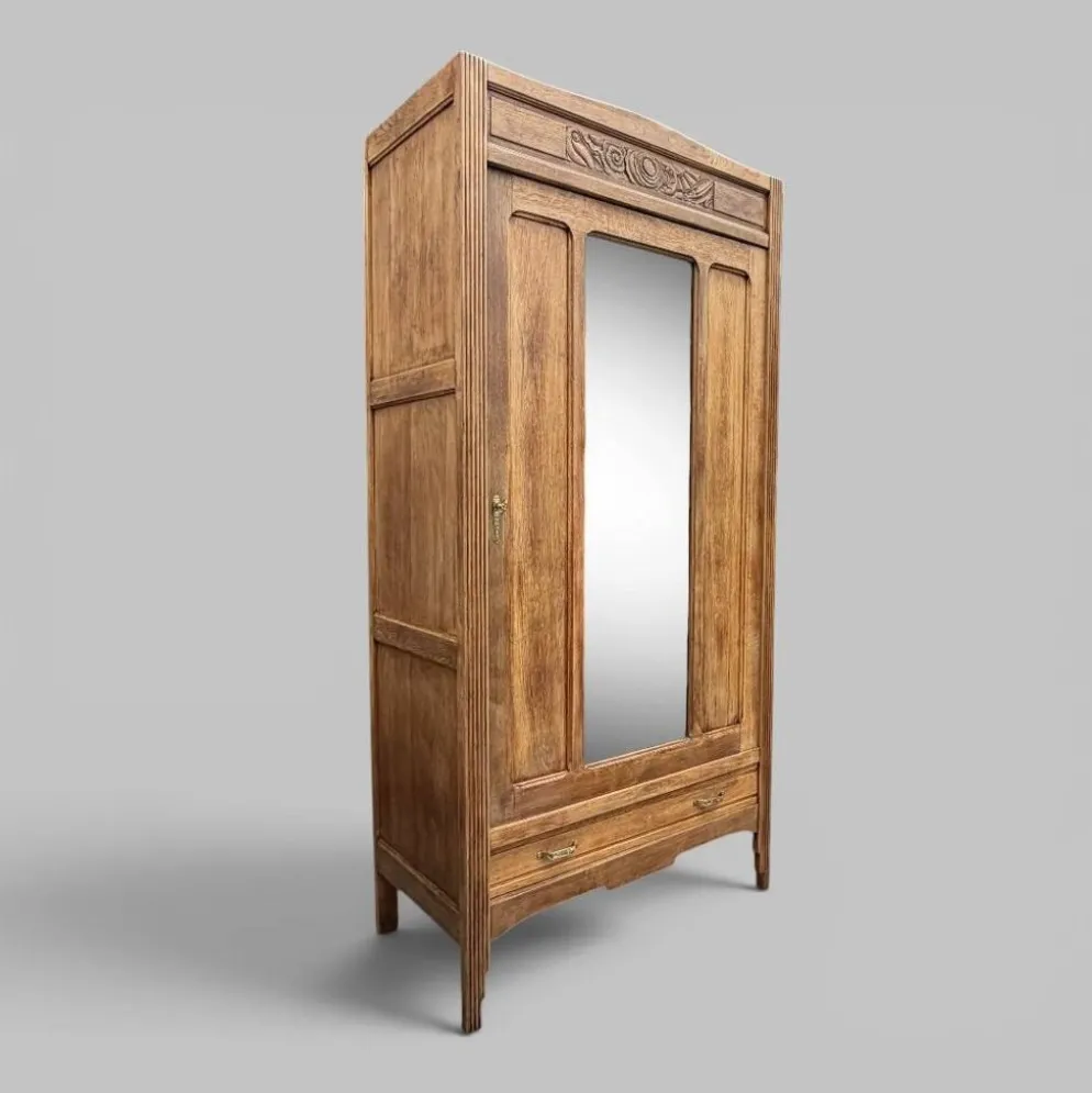 Armoire bonnetière parisienne art déco chêne brut et massif