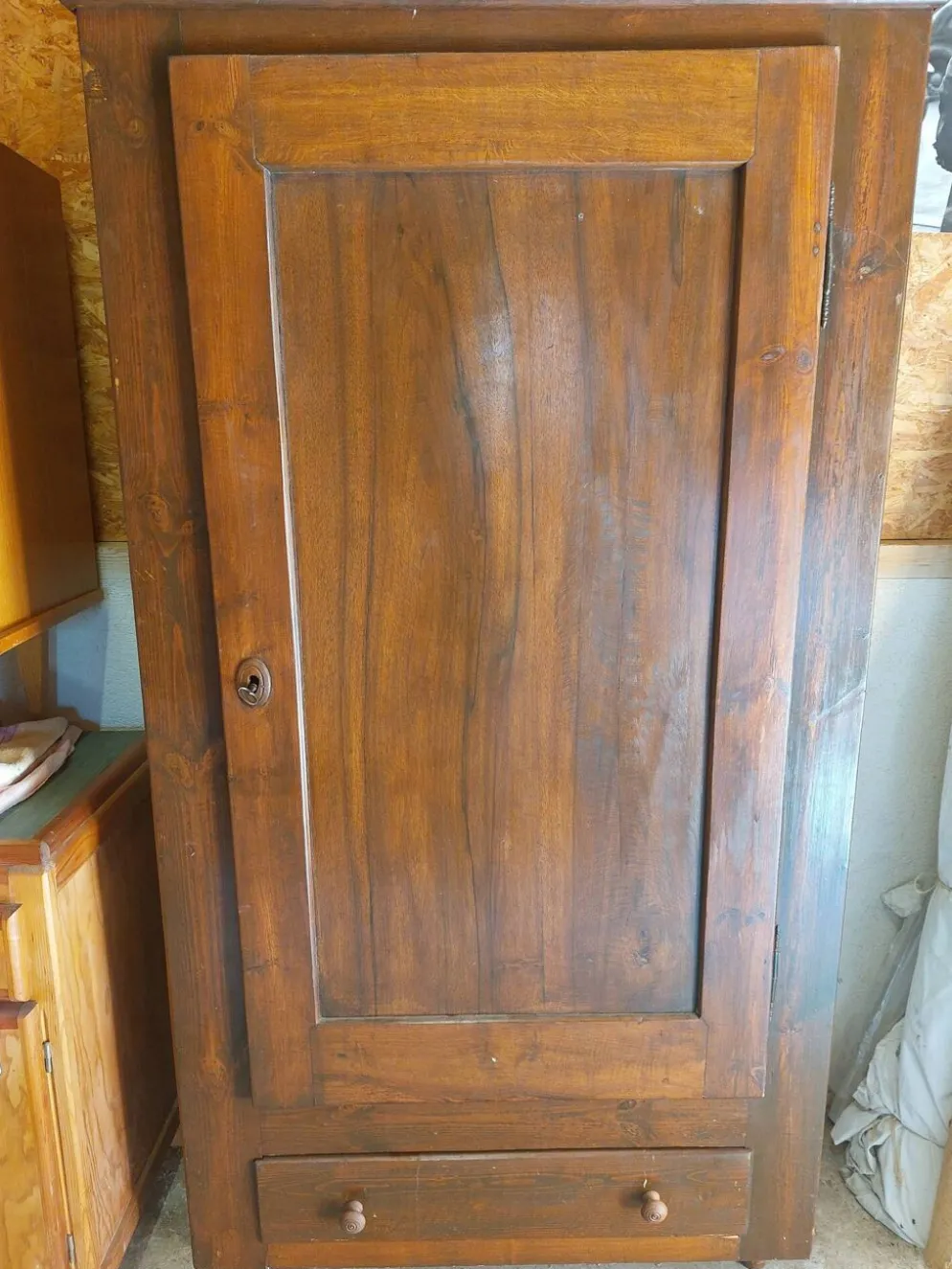armoire bonnetière, penderie