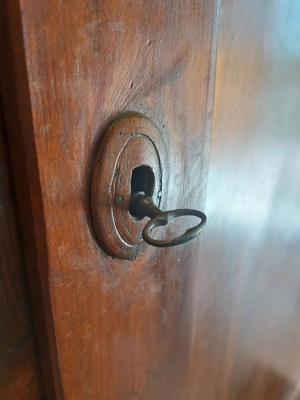 armoire bonnetière, penderie