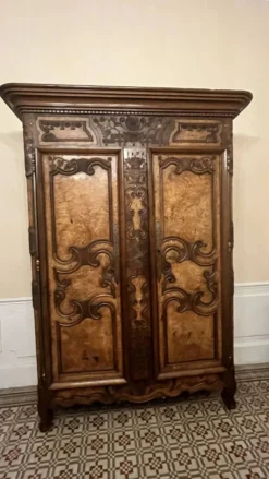 Armoire bressane ancienne-1876-loupe dorme et noyer - pièce de famille rare