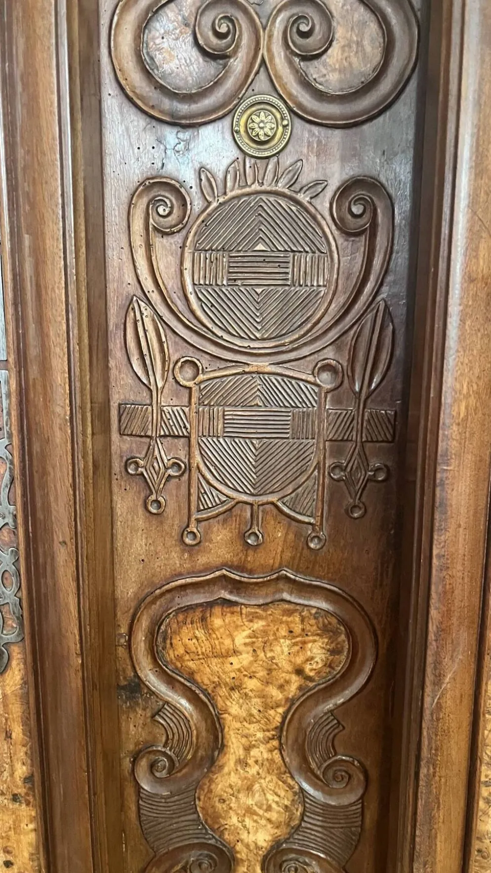 Armoire bressane ancienne-1876-loupe dorme et noyer - pièce de famille rare