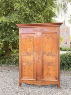 ARMOIRE BRESSANE EN NOYER DE STYLE LOUIS XV XIX EME SIÈCLE