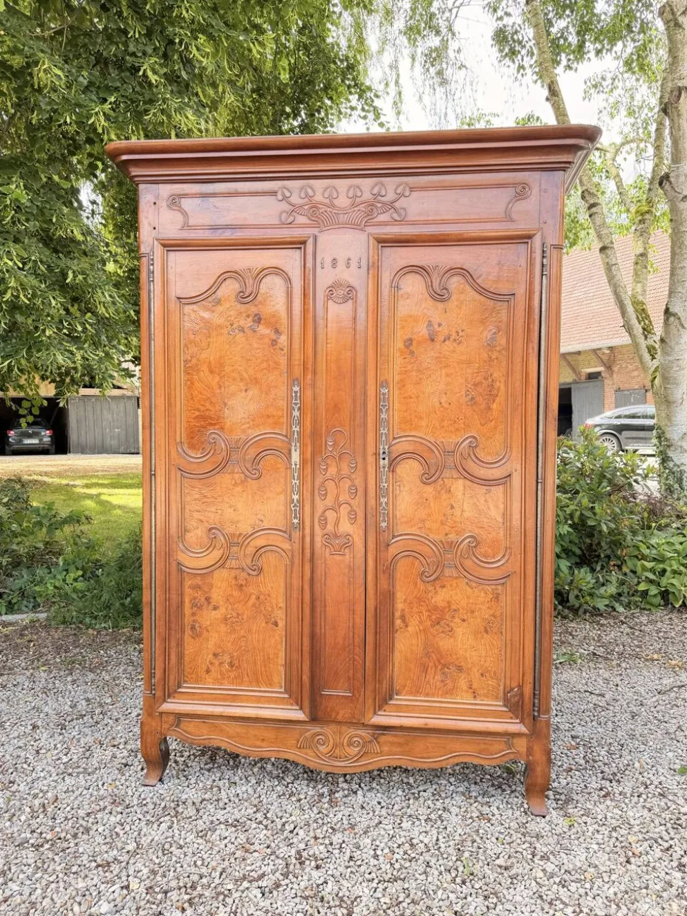 ARMOIRE BRESSANE EN NOYER DE STYLE LOUIS XV XIX EME SIÈCLE