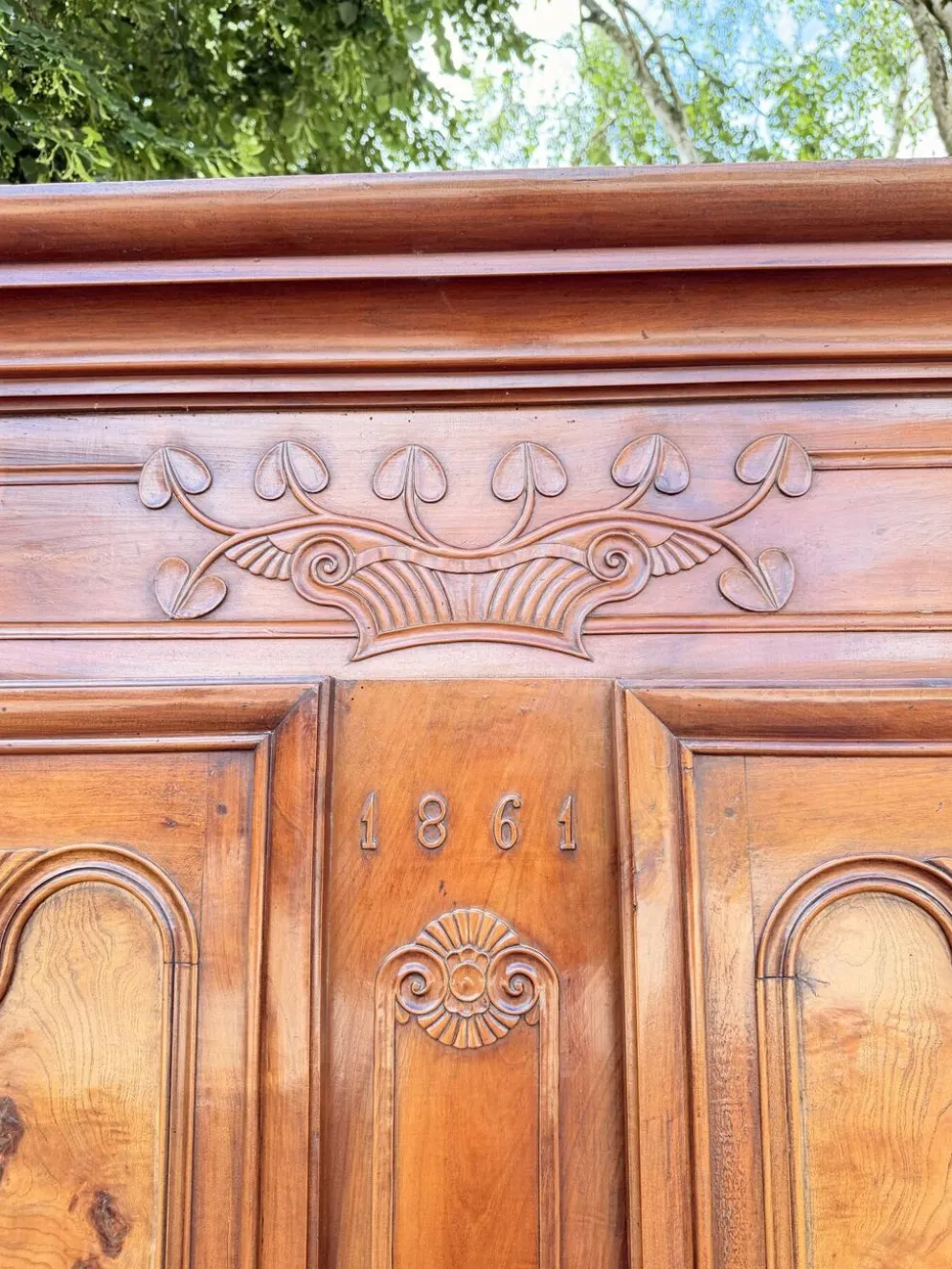ARMOIRE BRESSANE EN NOYER DE STYLE LOUIS XV XIX EME SIÈCLE