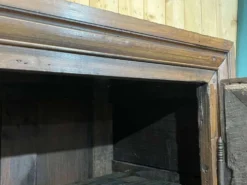 Armoire bretonne XIXème en merisier, chêne et châtaignier