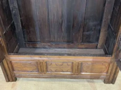 Armoire bretonne XIXème en merisier, chêne et châtaignier