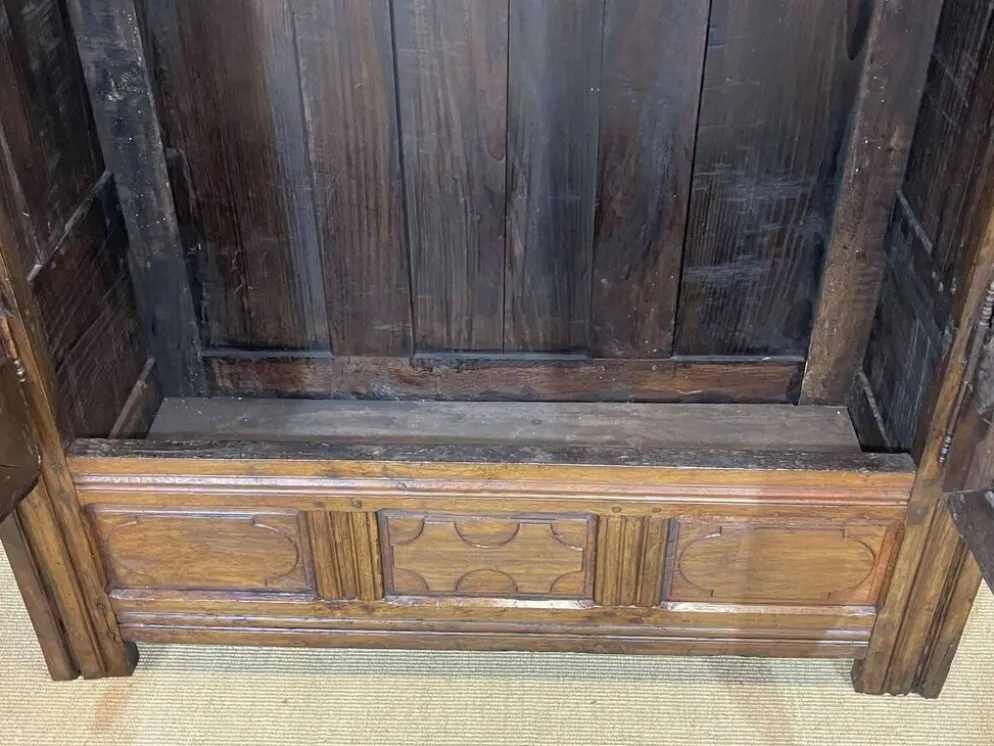Armoire bretonne XIXème en merisier, chêne et châtaignier