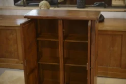 Armoire brutaliste Aranjou en orme 1960’s