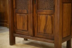 Armoire brutaliste Aranjou en orme 1960’s