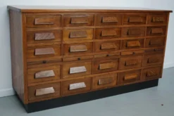 Armoire / Cabinet de pharmacie en chêne allemand ou buffet, années 1930