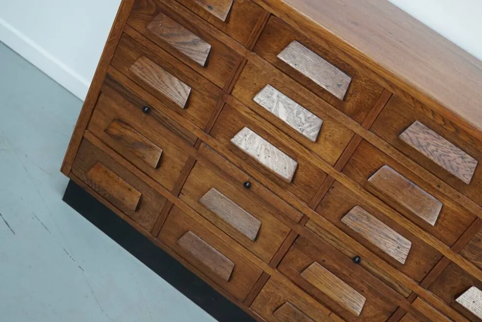 Armoire / Cabinet de pharmacie en chêne allemand ou buffet, années 1930
