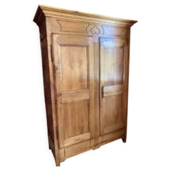 Armoire campagnarde