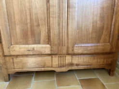 Armoire campagnarde