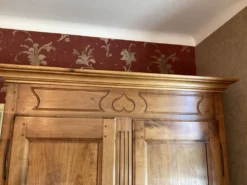 Armoire campagnarde