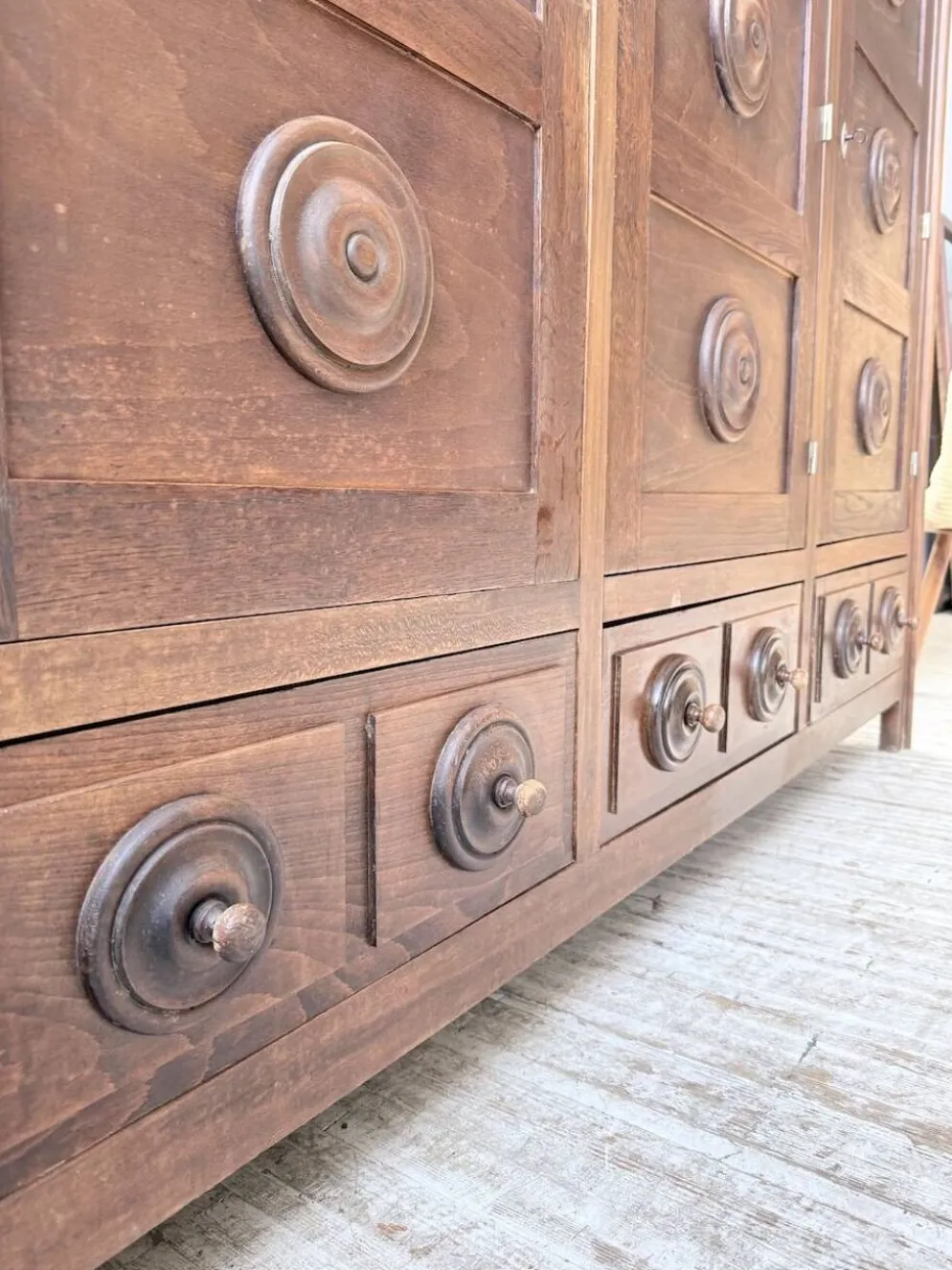 Armoire chêne « basque » dudouyt