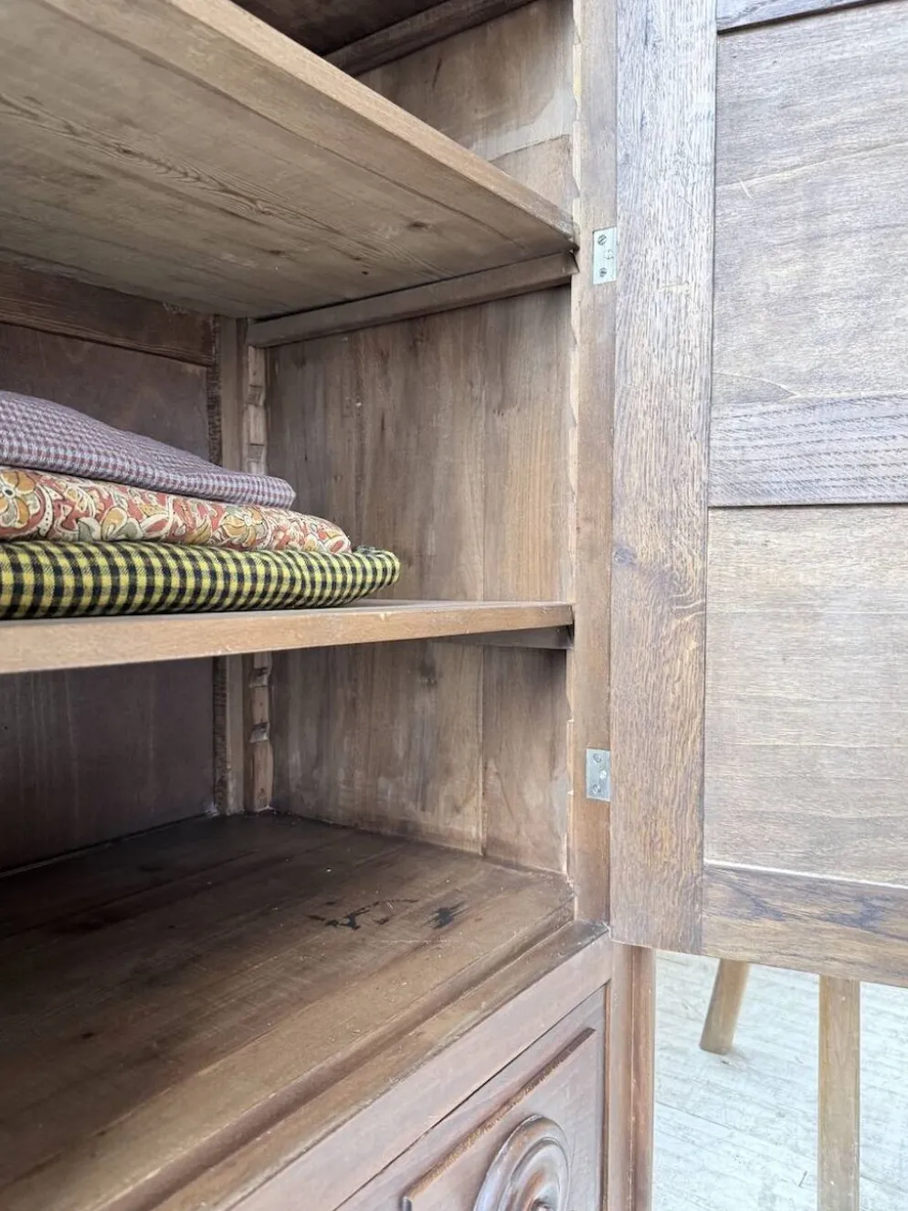 Armoire chêne « basque » dudouyt