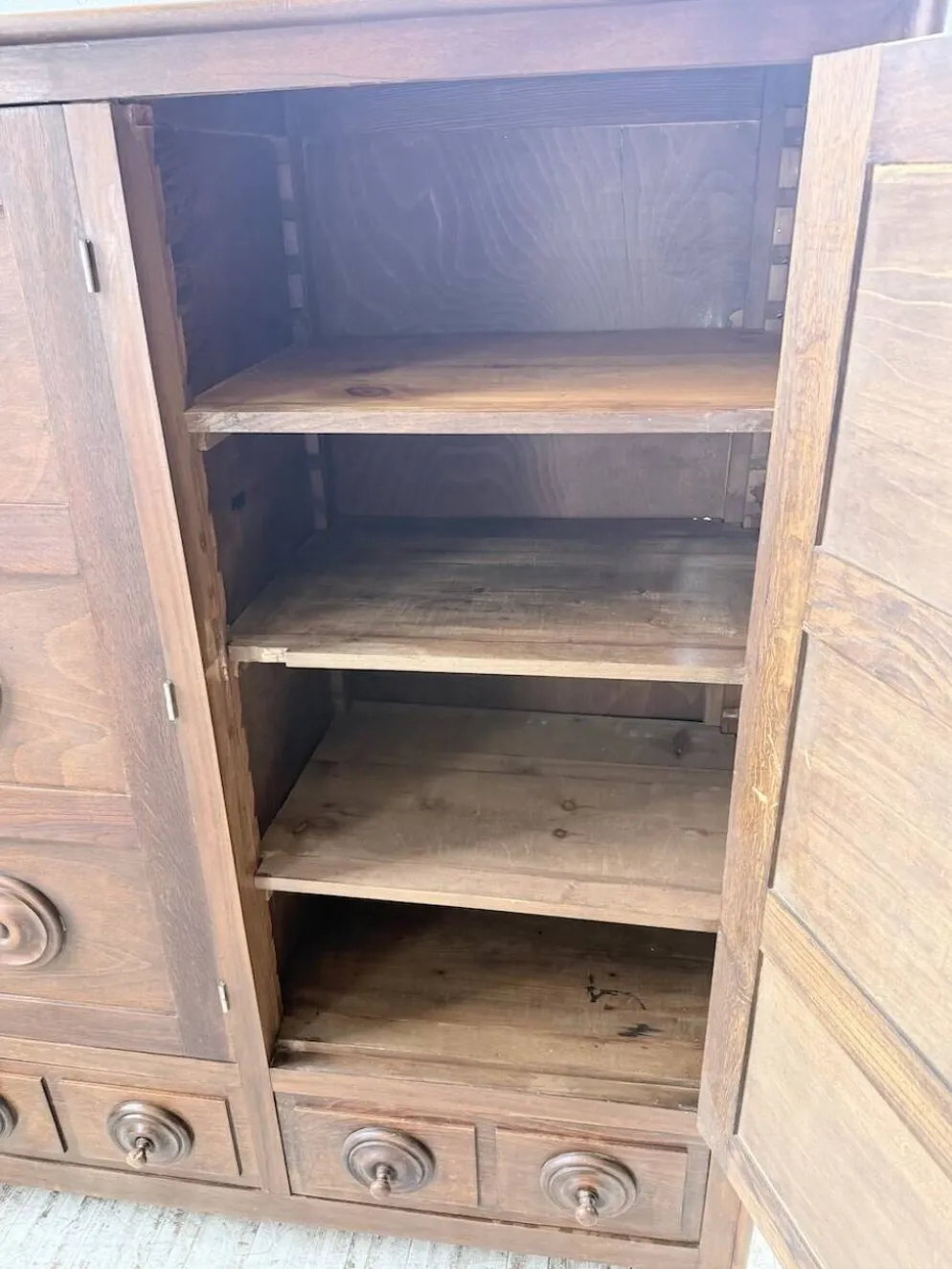 Armoire chêne « basque » dudouyt