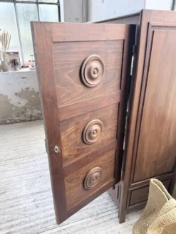 Armoire chêne « basque » dudouyt