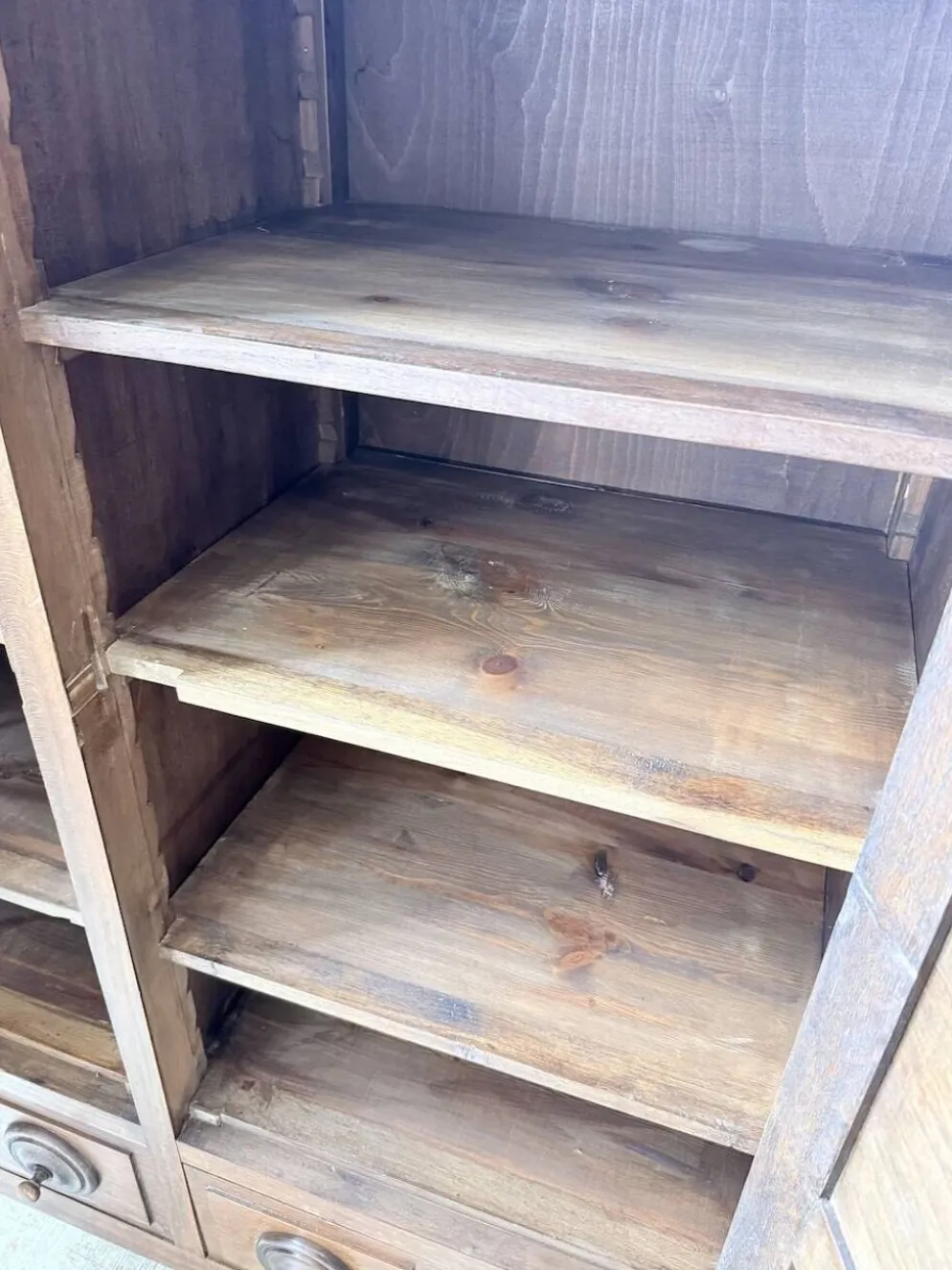 Armoire chêne « basque » dudouyt