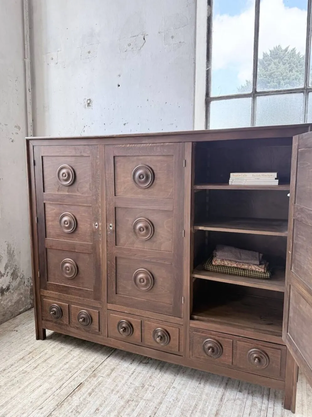 Armoire chêne « basque » dudouyt