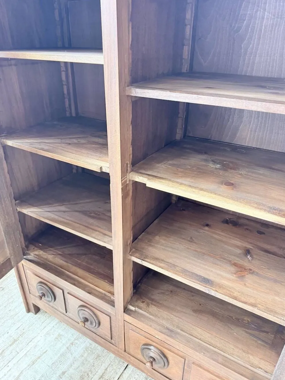 Armoire chêne « basque » dudouyt