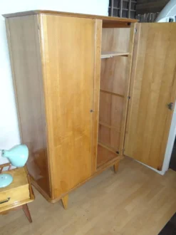 Armoire chêne clair
