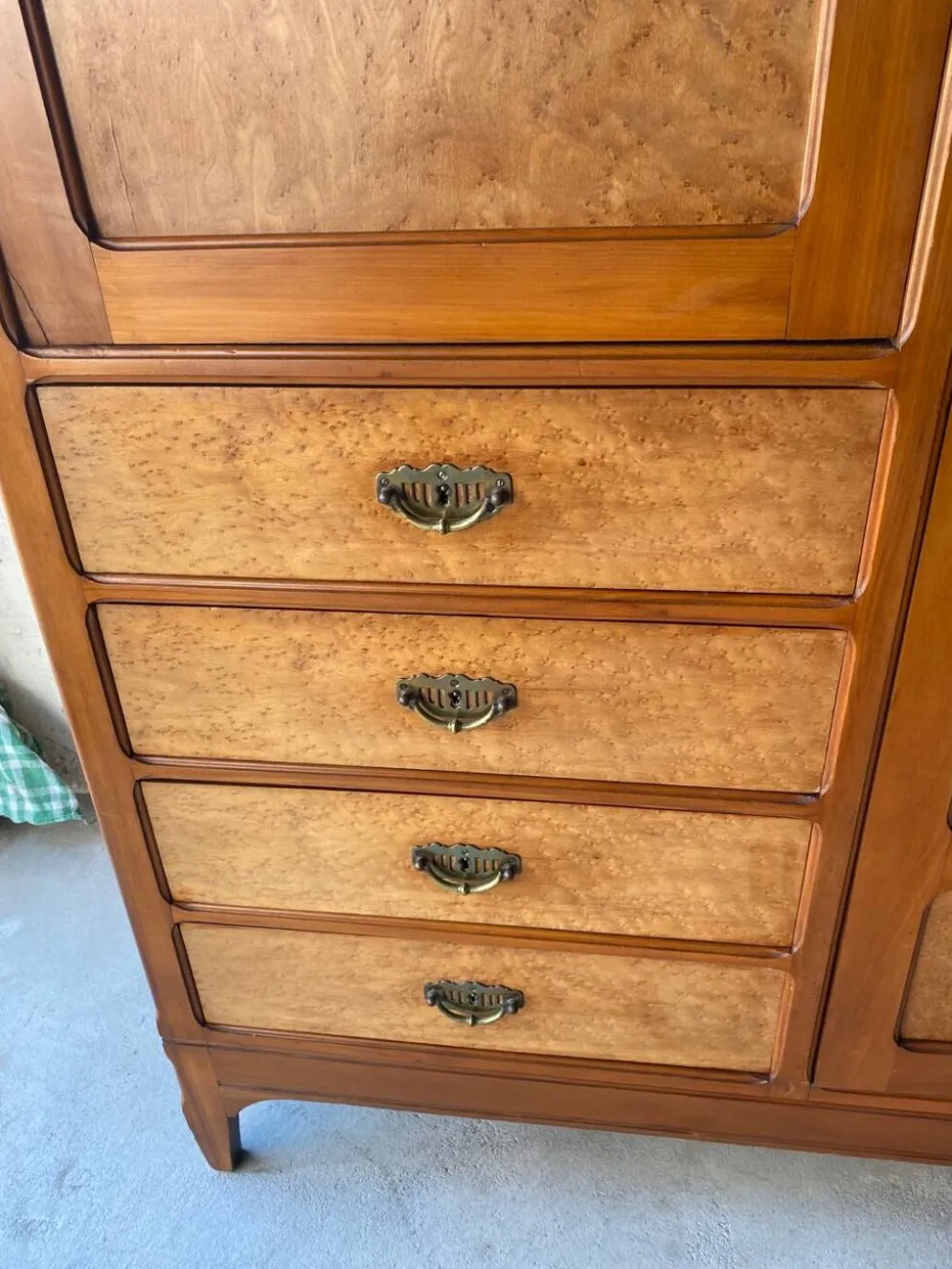 Armoire commode parisienne style hôtel art déco ou