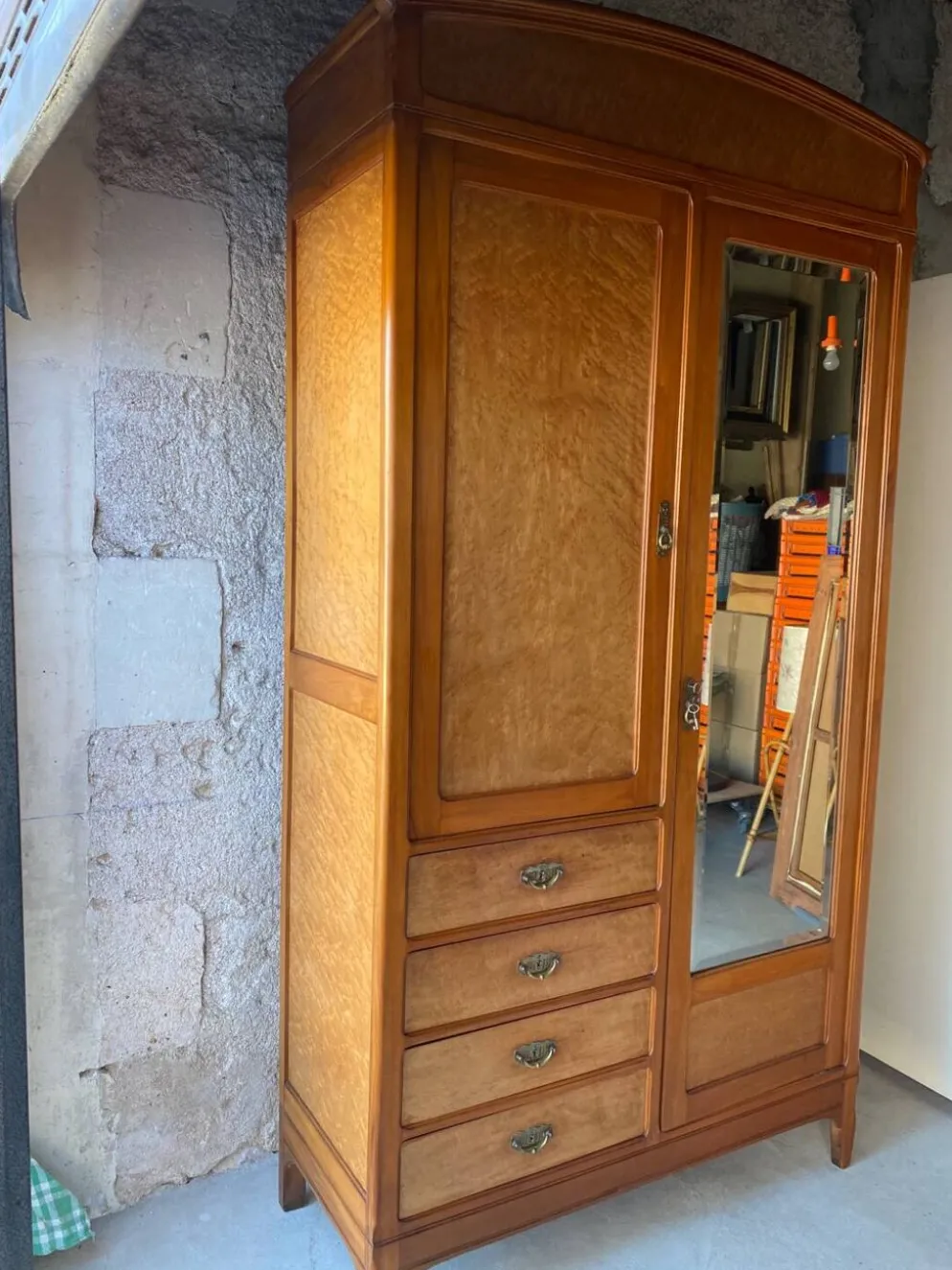 Armoire commode parisienne style hôtel art déco ou