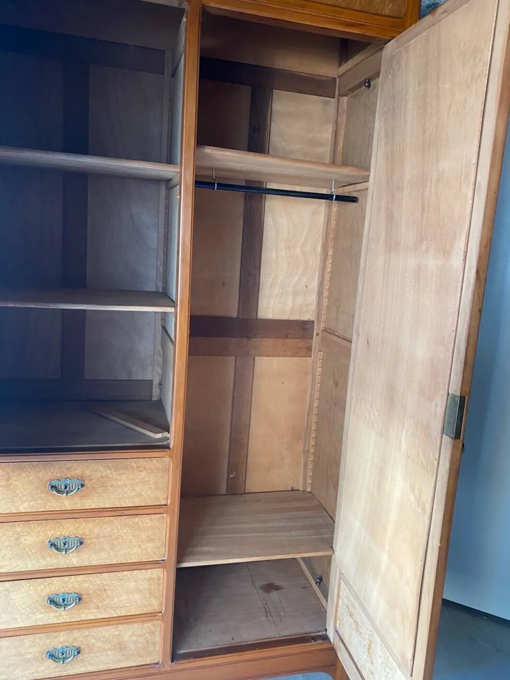 Armoire commode parisienne style hôtel art déco ou
