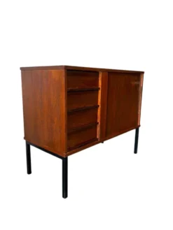 Armoire/commode/placard vintage en bois
