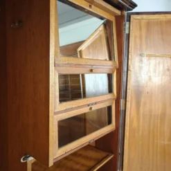 Armoire compacte pour homme en chêne Art Déco anglais