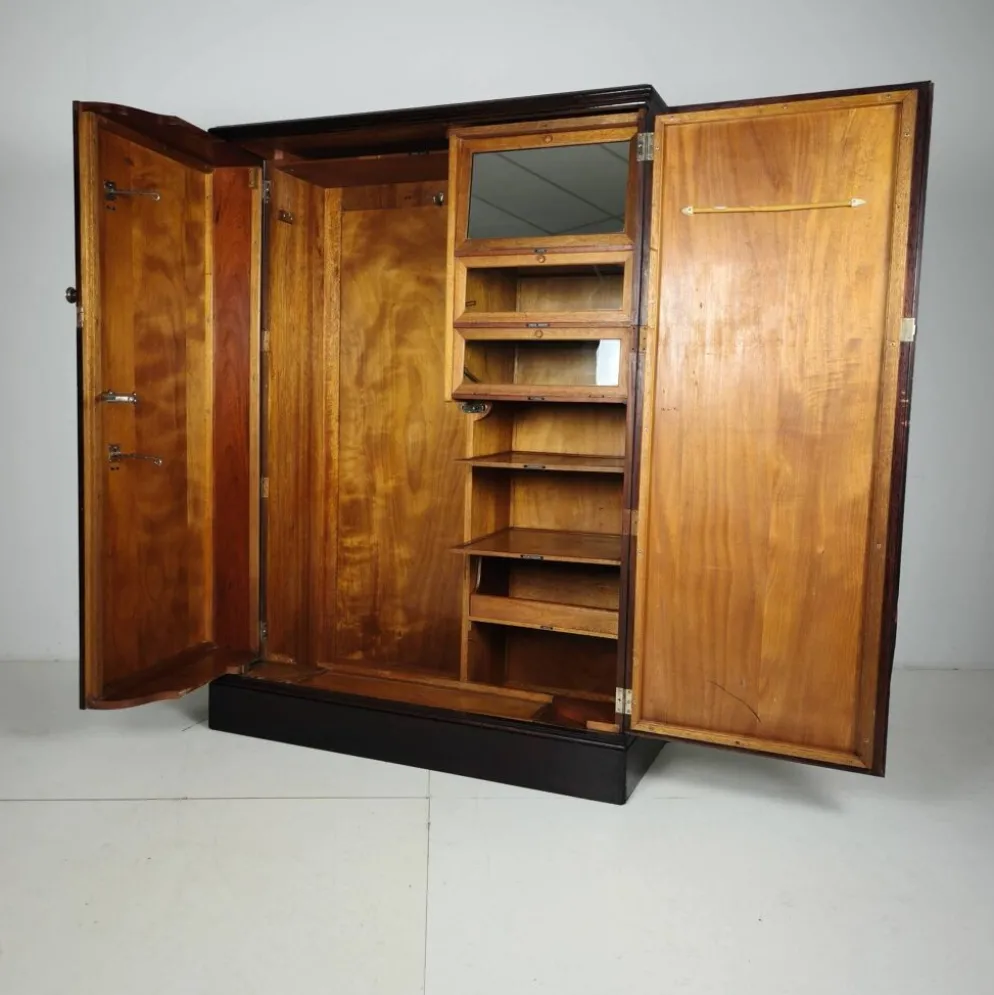 Armoire compacte pour homme en chêne Art Déco anglais