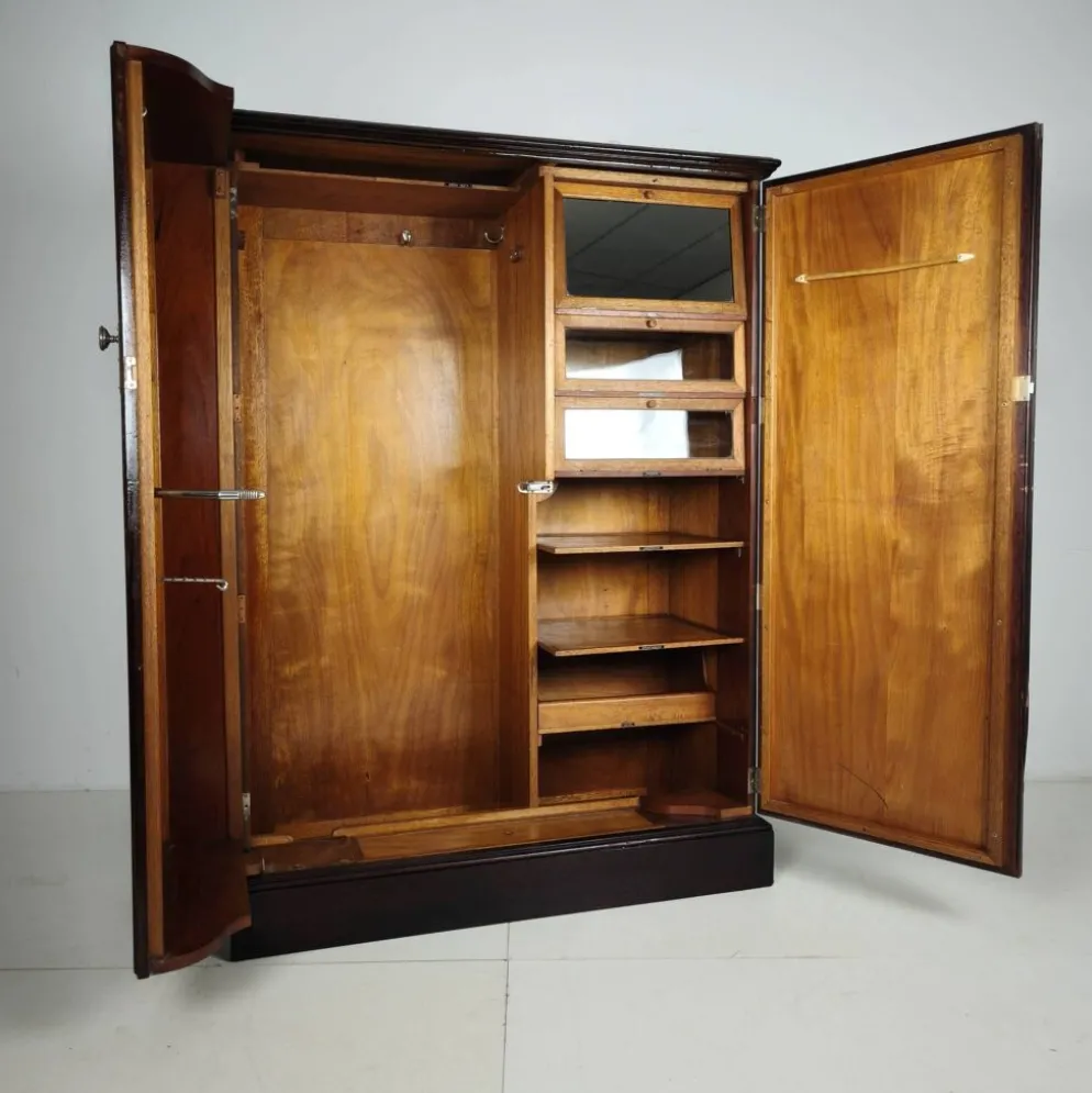 Armoire compacte pour homme en chêne Art Déco anglais