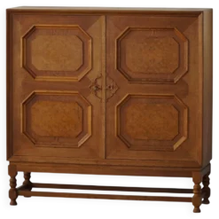 Armoire danoise classique en placage de chêne et bois de racine, années 1950.