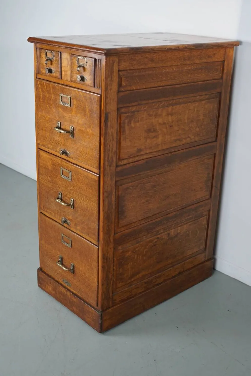Armoire d'apothicaire / classeur en chêne français, années 1920/30
