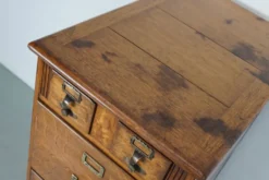 Armoire d'apothicaire / classeur en chêne français, années 1920/30