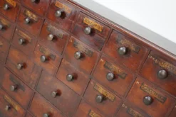 Armoire d'apothicaire / commode à tiroirs en bois dur antique, Angleterre, XIXe siècle
