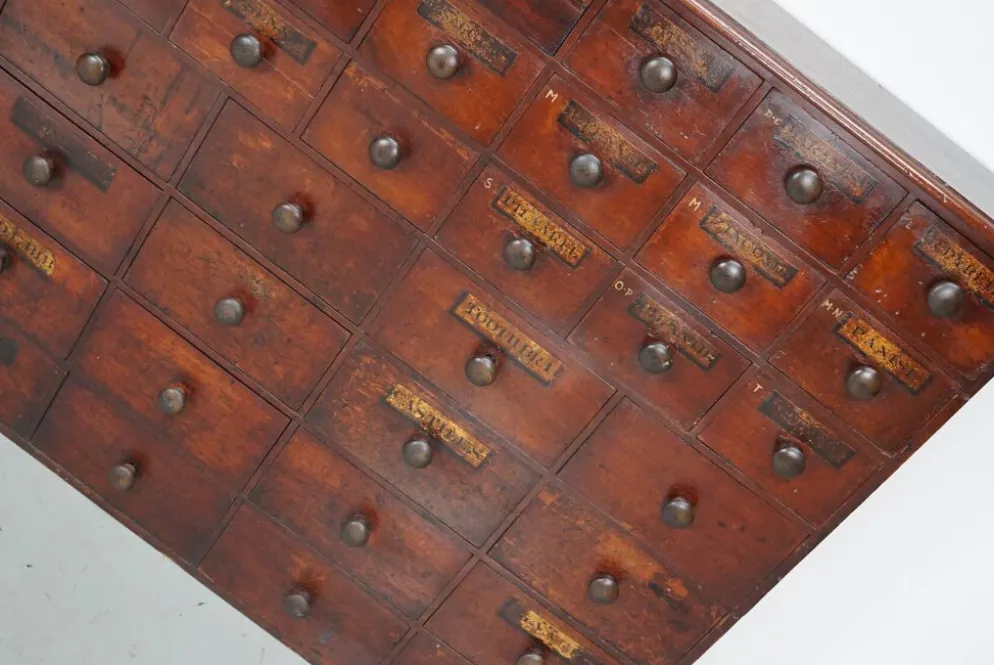 Armoire d'apothicaire / commode à tiroirs en bois dur antique, Angleterre, XIXe siècle